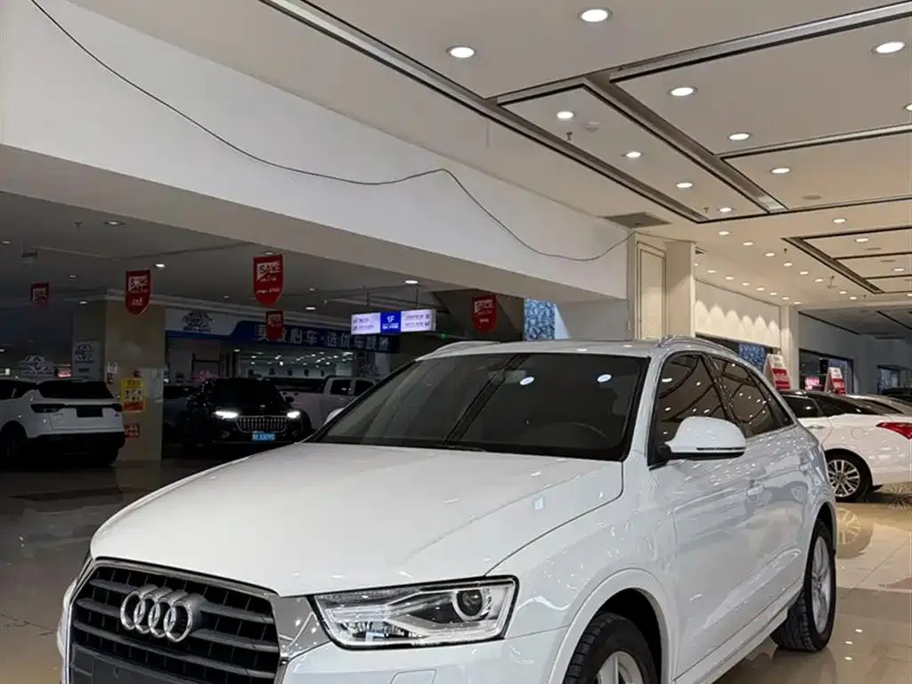 Audi Audi Q3 — أبيض