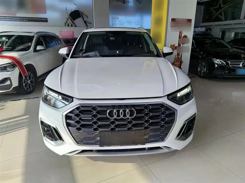 Audi Q5L Q5L 2022 Model 40T Luxury Dynamic Edition — Ver foto 3