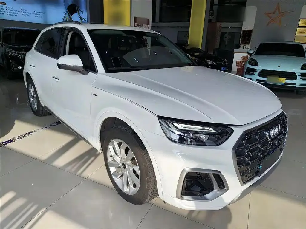 Audi Q5L Q5L 2022 Model 40T Luxury Dynamic Edition — Ver foto 4