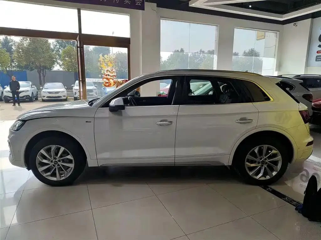 Audi Q5L Q5L 2022 Model 40T Luxury Dynamic Edition — Ver foto 5