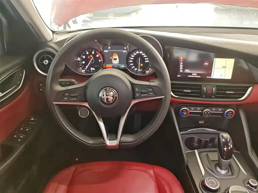 Alfa Romeo Giulia Giulia 2017 2.0T 200HP Luxury Edition — Смотреть фото 3