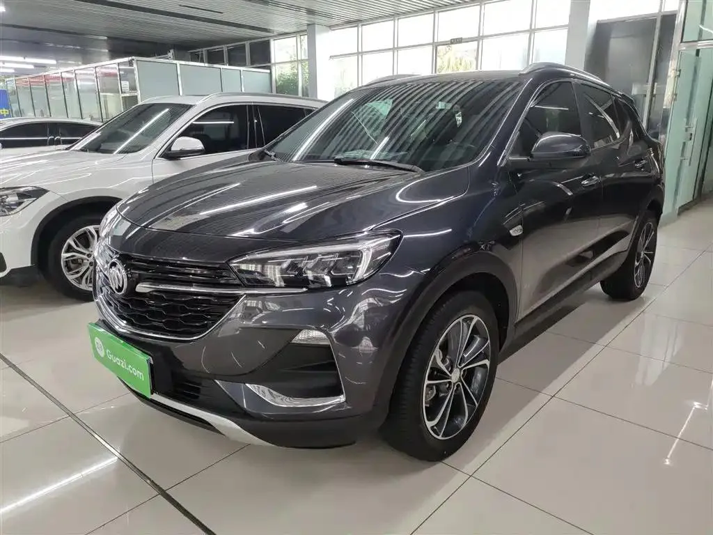 Buick Buick Encore GX — فضي / رمادي