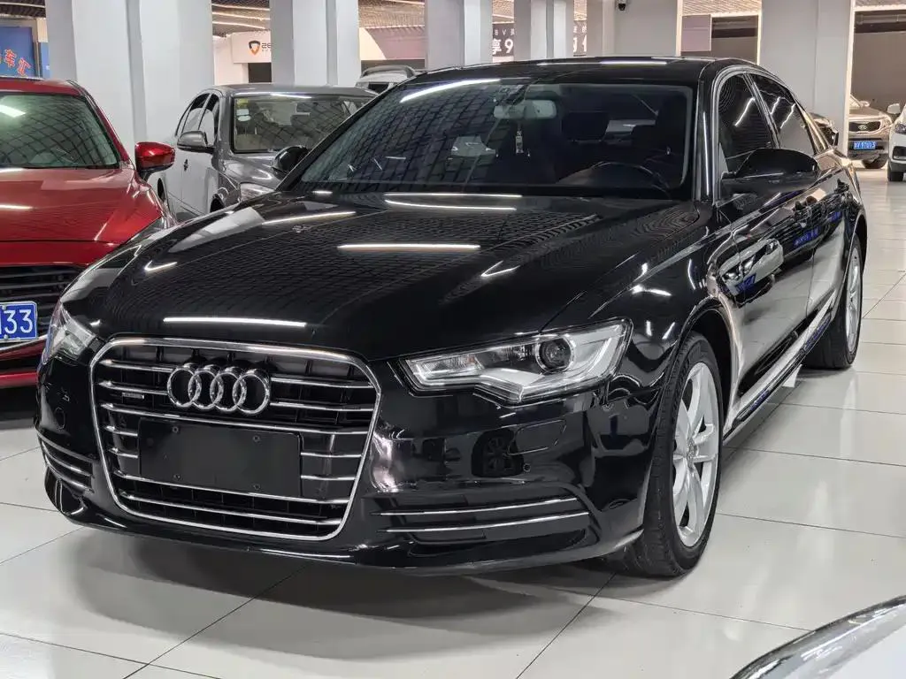 Audi Audi A6L — أسود