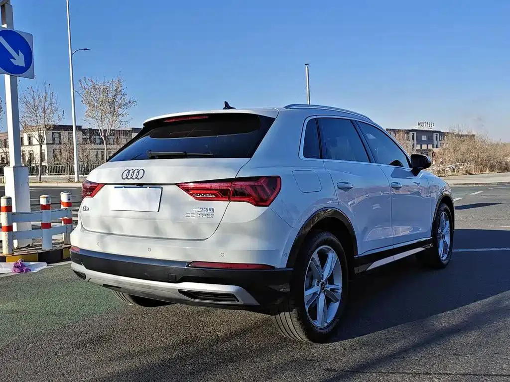 Audi Q3 Q3 2022 35 TFSI Stylish and Elegant — View photo 4