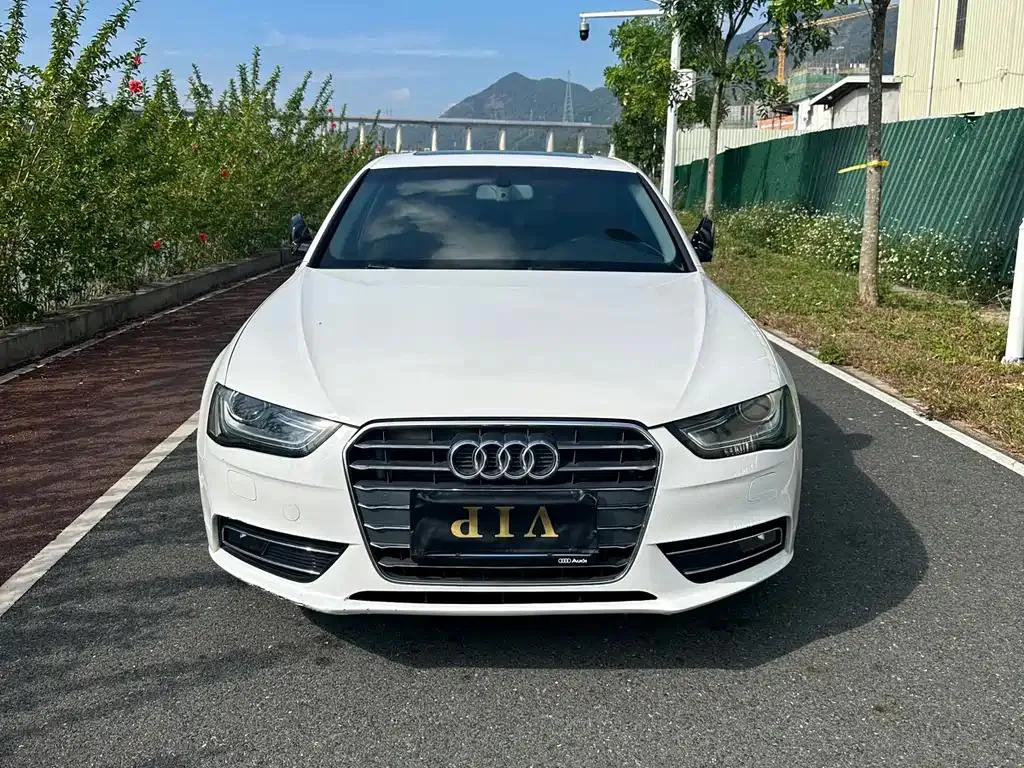 Audi A4L A4L 2013 35 TFSI Automatic Standard Model — Ver foto 2