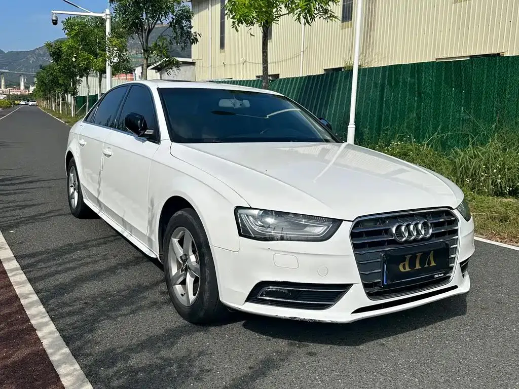 Audi A4L A4L 2013 35 TFSI Automatic Standard Model — Ver foto 3