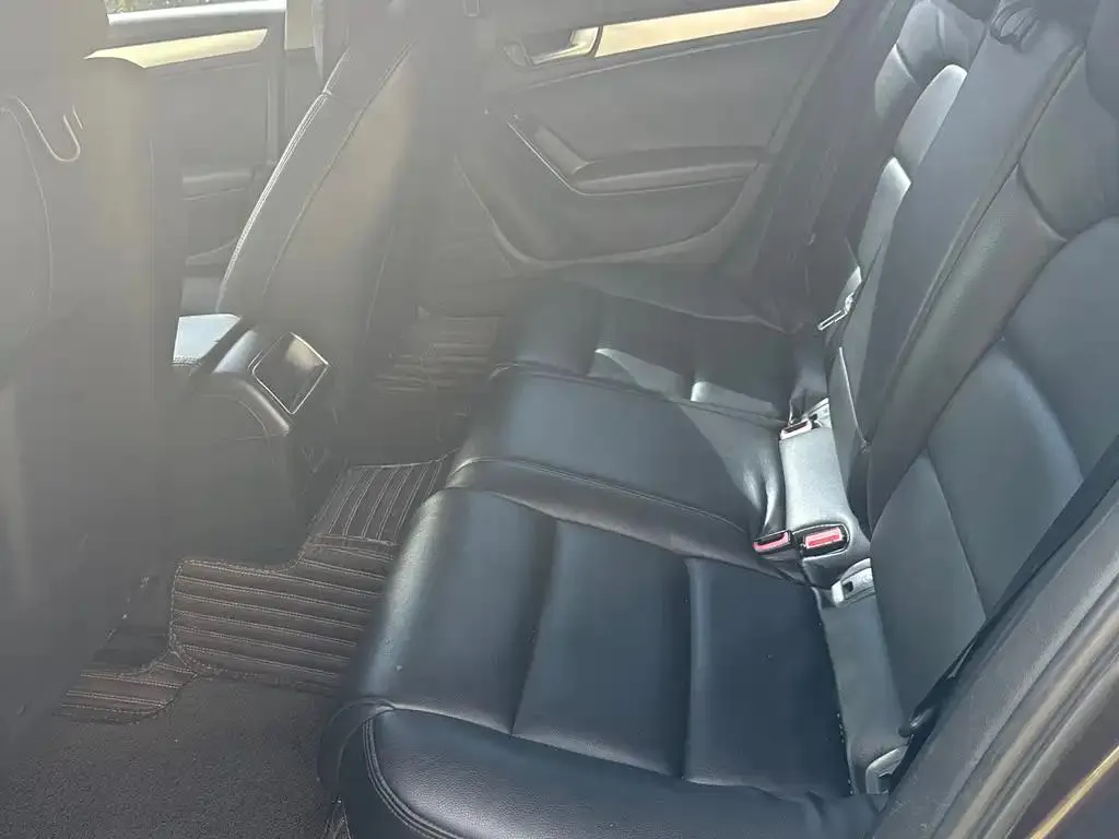 Audi A4L A4L 2013 35 TFSI Automatic Standard Model — Ver foto 5