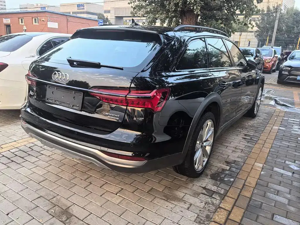 Audi A6 A6 (Imported) 2020 allroad quattro Explorer 55 TFSI Premium Off-Road Edition — Ver foto 3