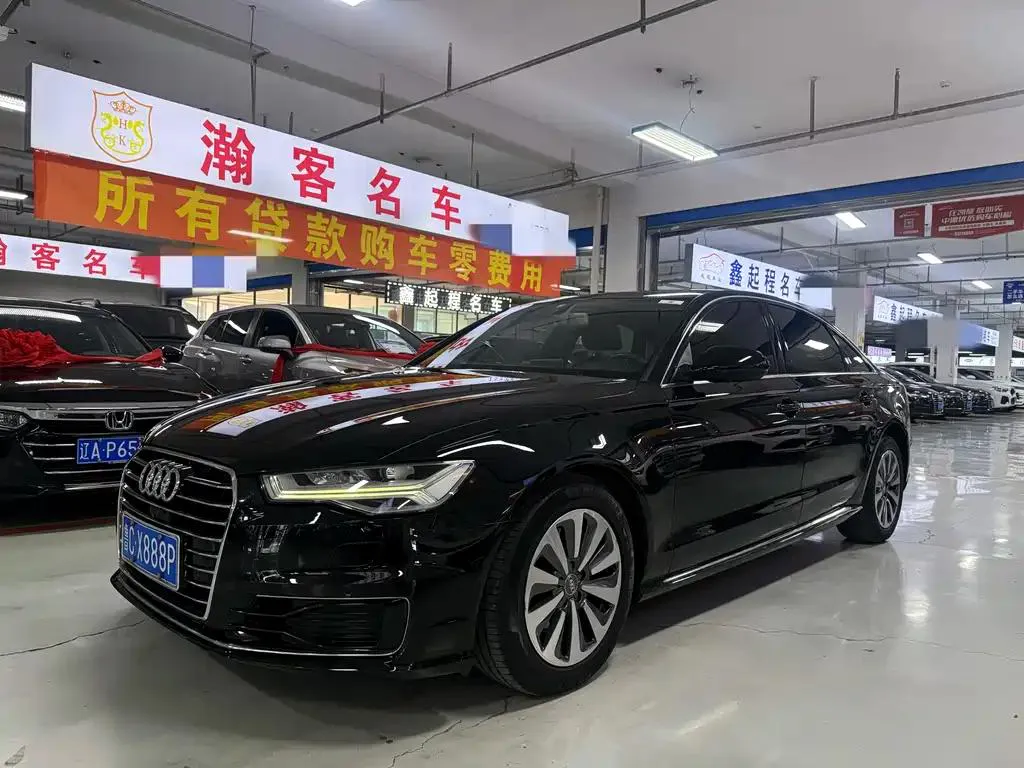 Audi Audi A6L — أسود