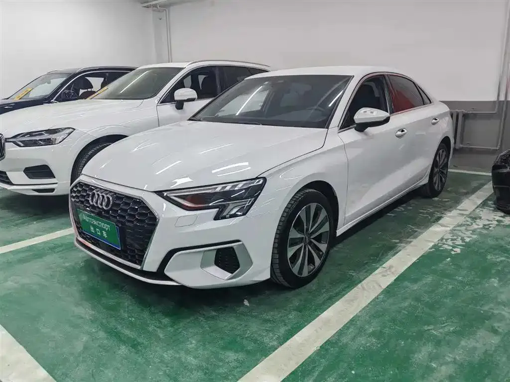 Audi Audi A3 — أبيض