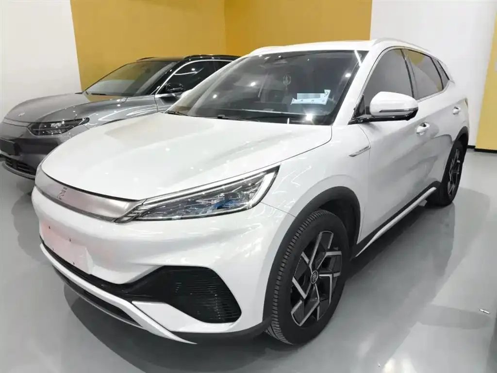 BYD BYD Yuan PLUS — أبيض