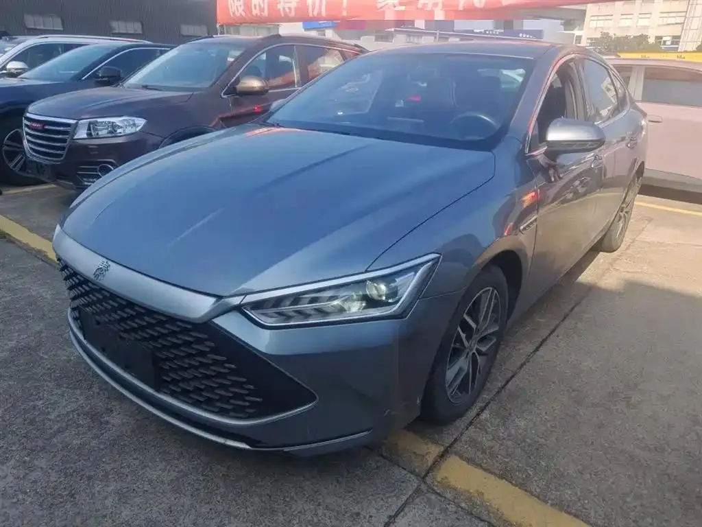 BYD BYD Qin PLUS — فضي / رمادي