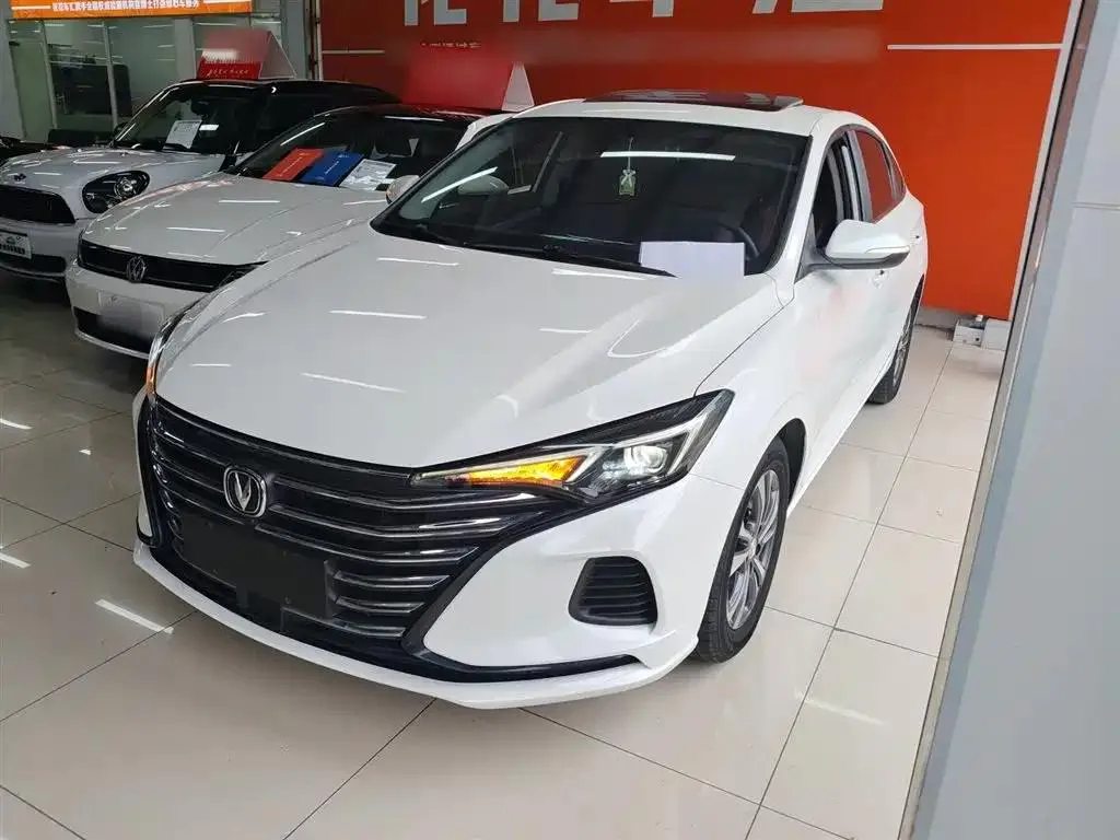 Changan Changan Eado — أبيض