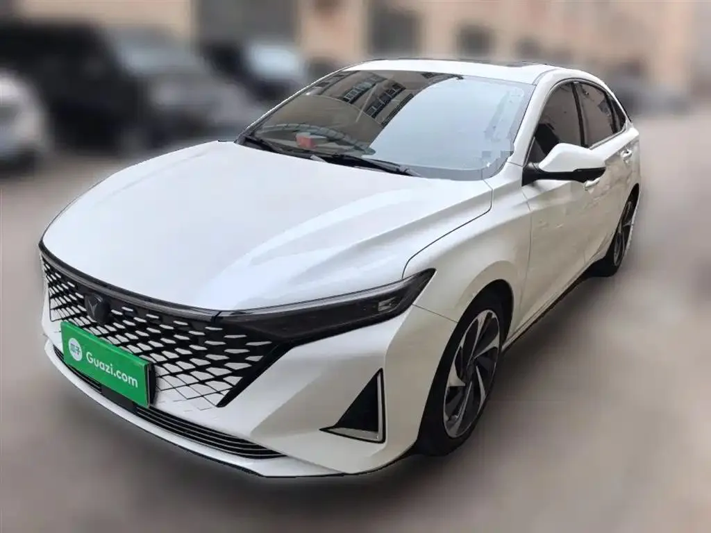 Changan Changan Raeton Plus — أبيض
