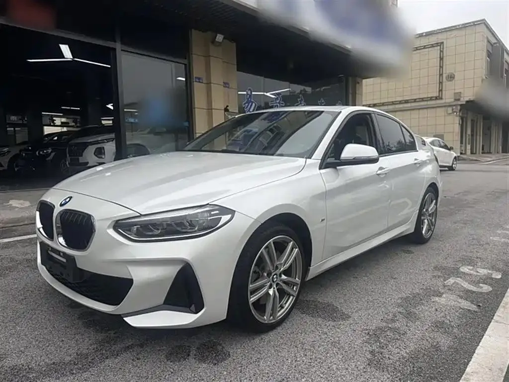 BMW BMW 1 Series — أبيض