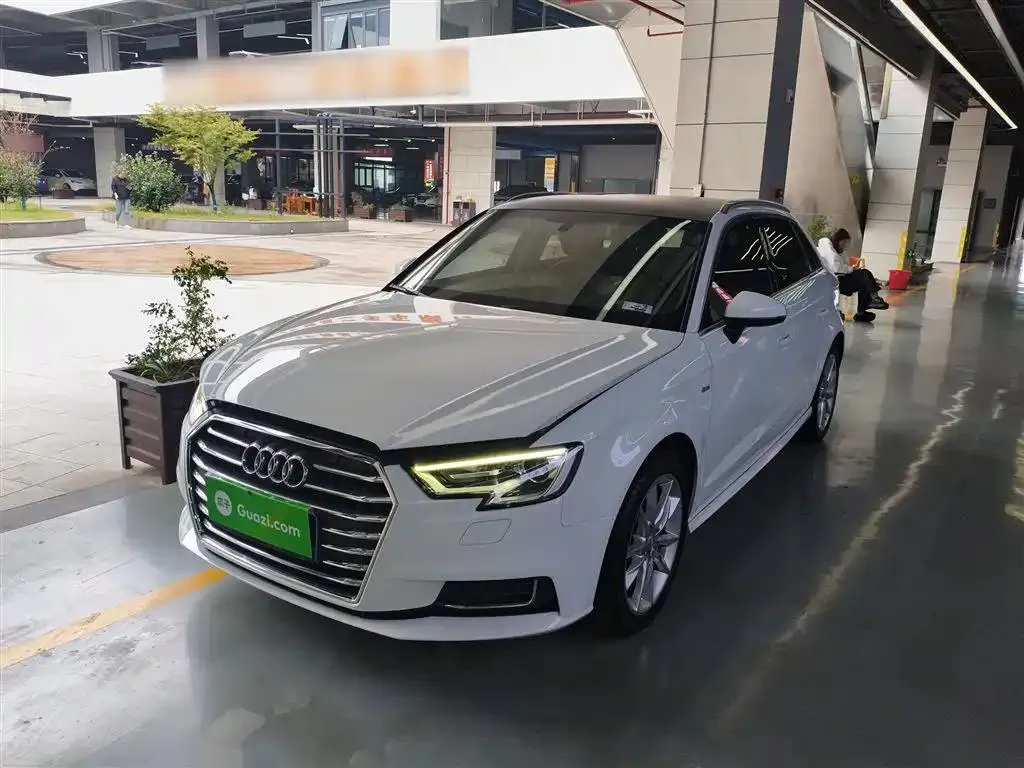 Audi Audi A3 — White
