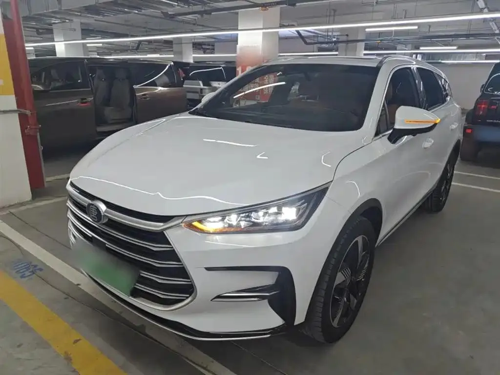 BYD BYD Tang EV — أبيض