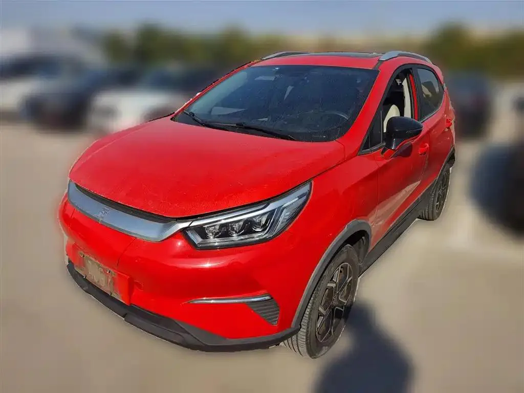 BYD BYD Yuan Pro — أحمر