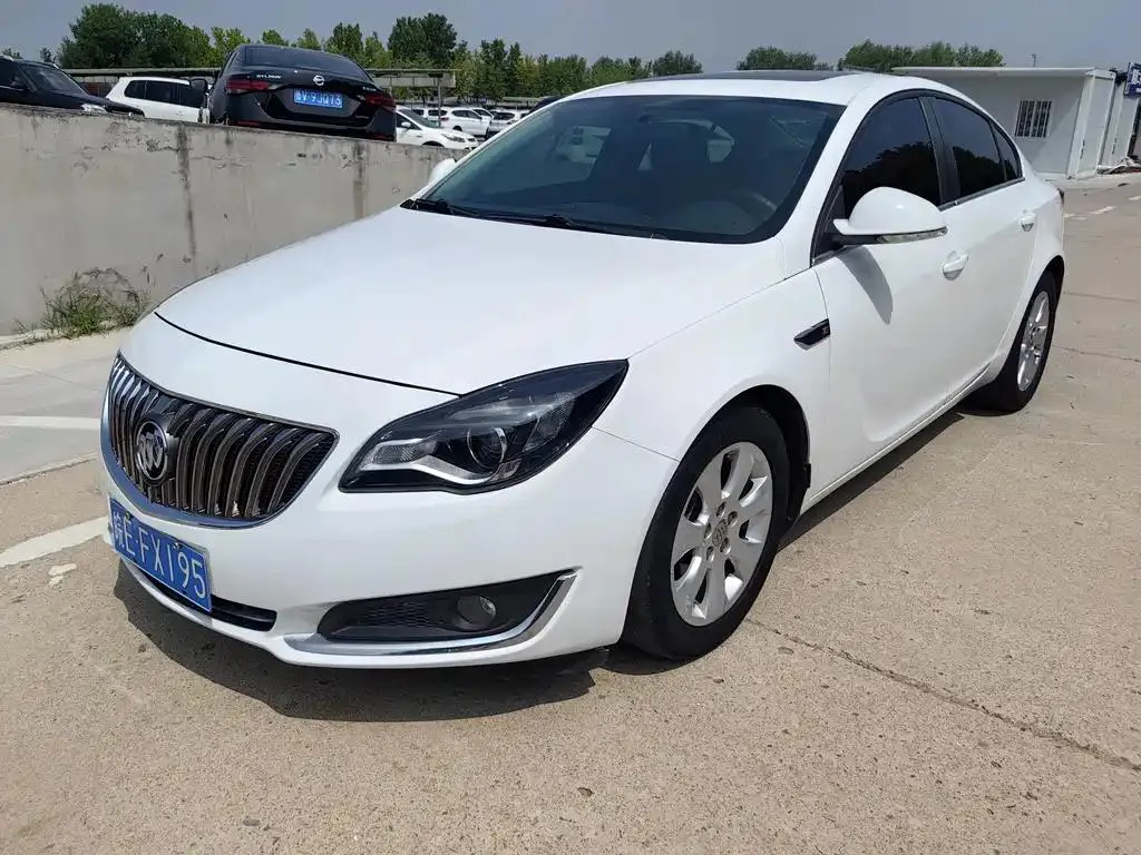 Buick Buick Regal — White