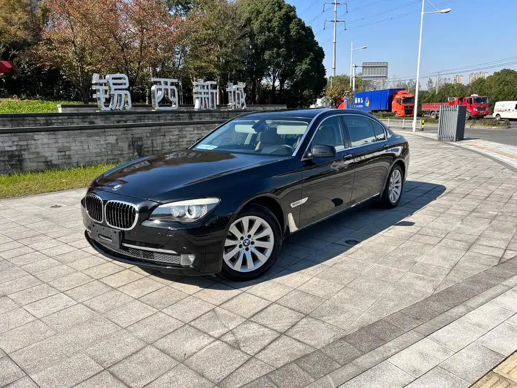 BMW BMW 7 Series — Black