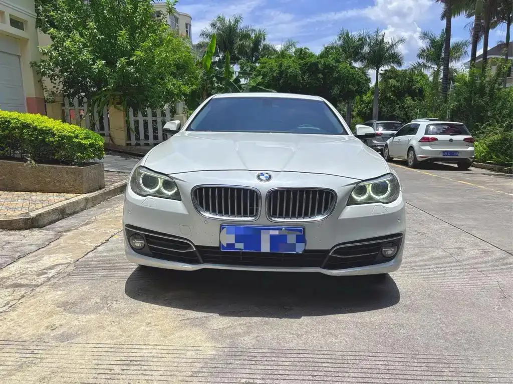 BMW BMW 5 Series — White