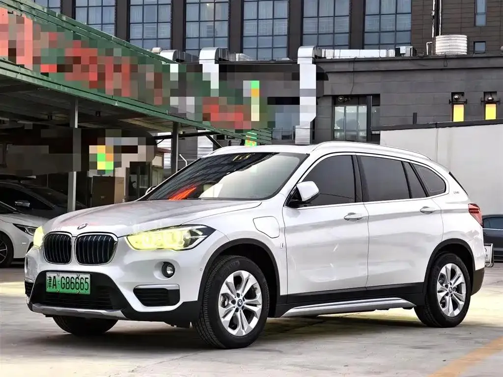 BMW BMW X1 — White