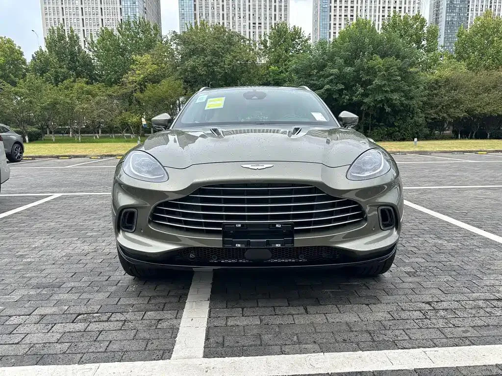 Aston Martin DBX Martin DBX 2024 4.0T V8 — photo 1