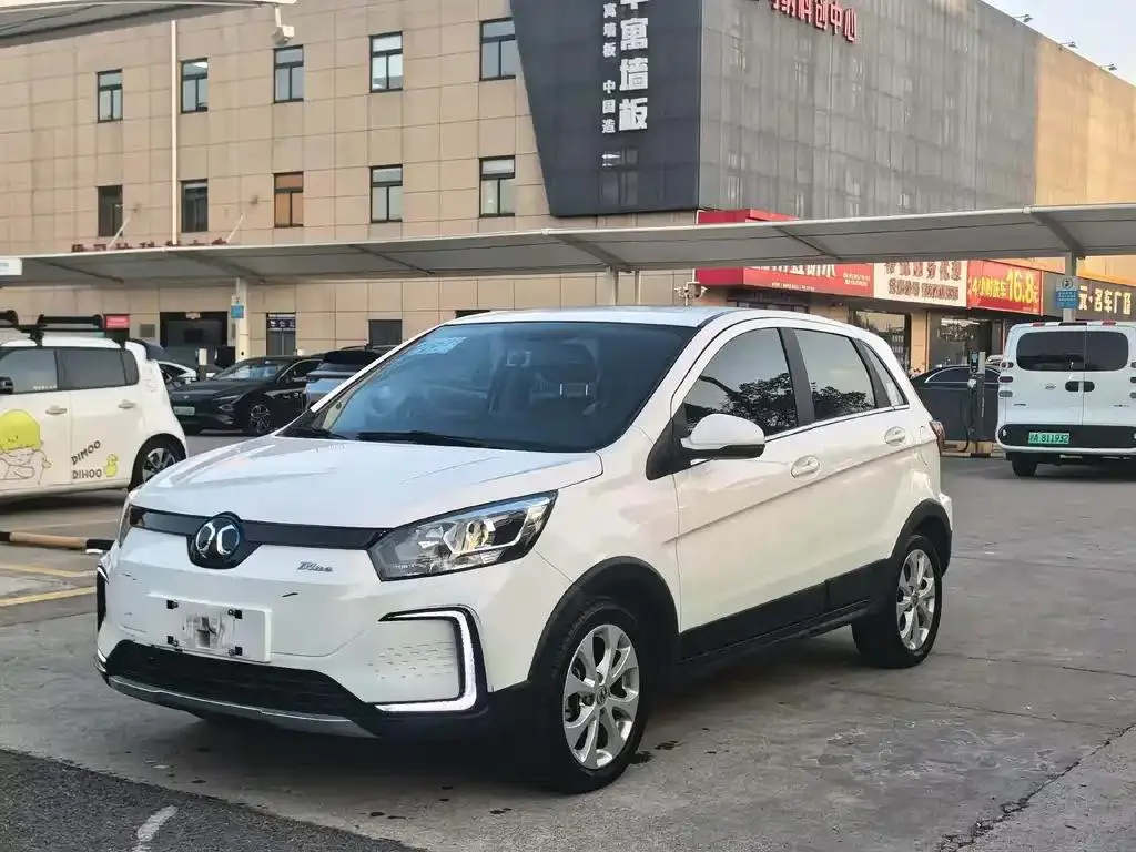 BAIC BAIC BJEV BAIC — White
