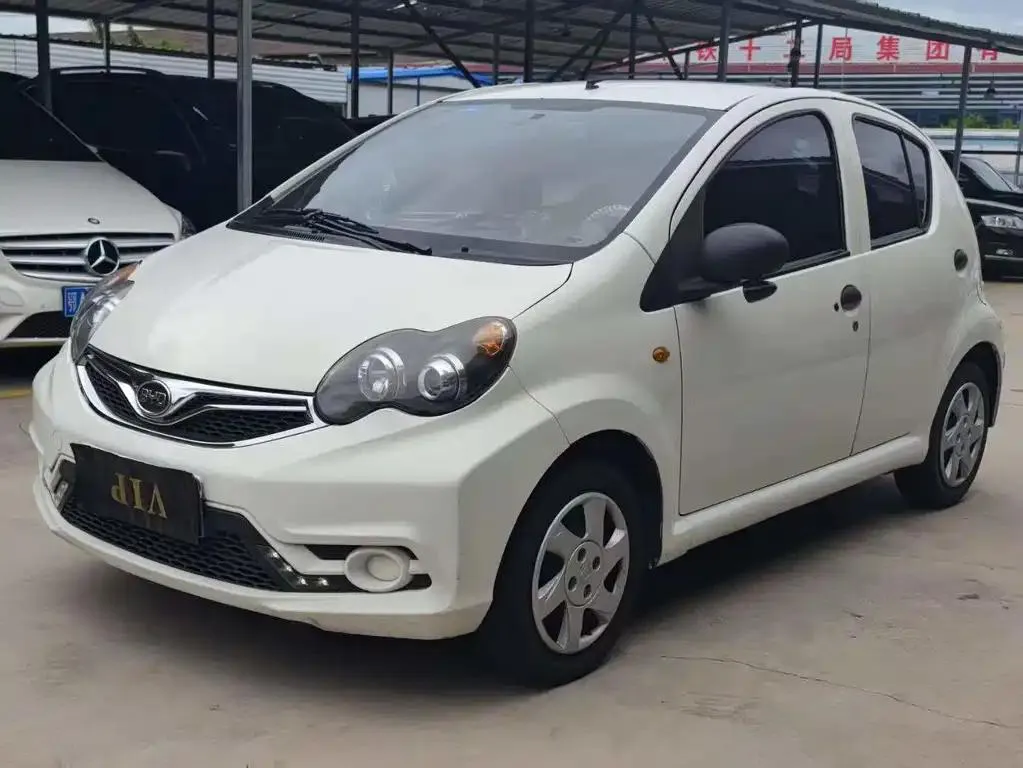 BYD BYD F0 — Белый