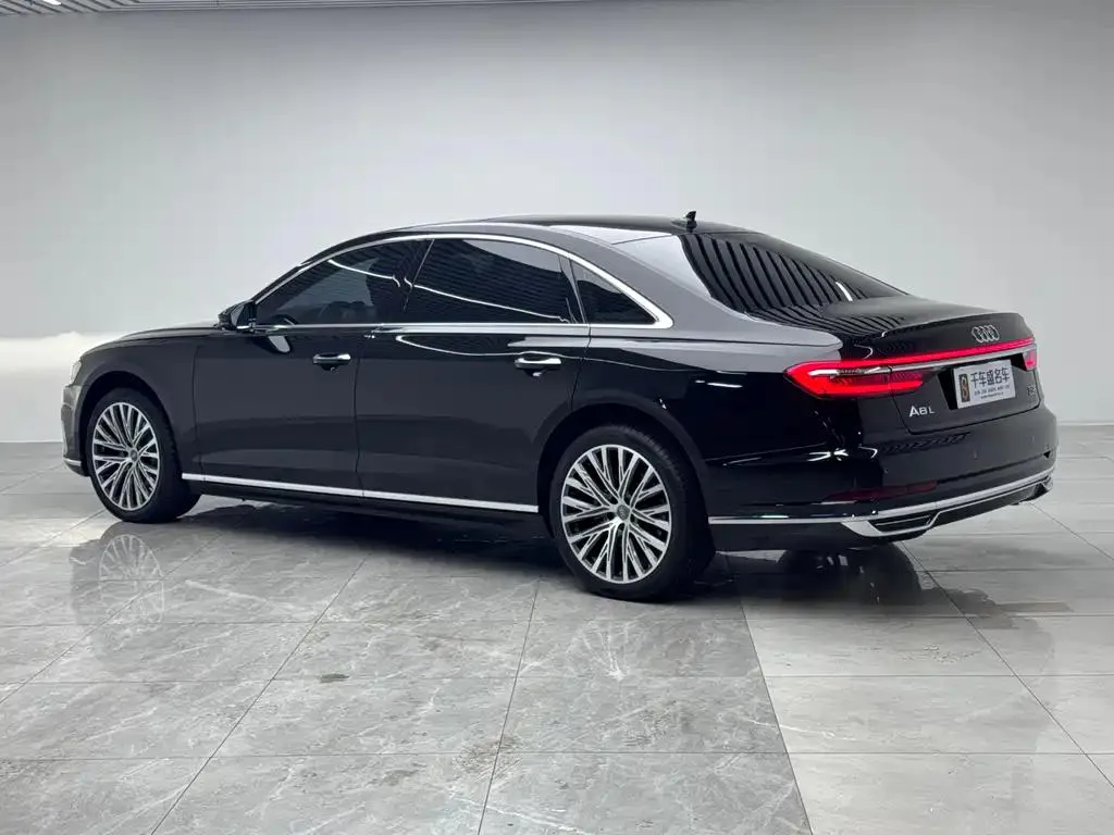 Audi A8 A8 2022 A8L 50 TFSI quattro Comfort Edition — عرض الصورة 4