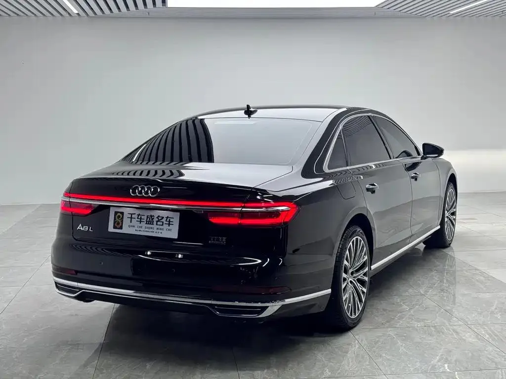 Audi A8 A8 2022 A8L 50 TFSI quattro Comfort Edition — عرض الصورة 6
