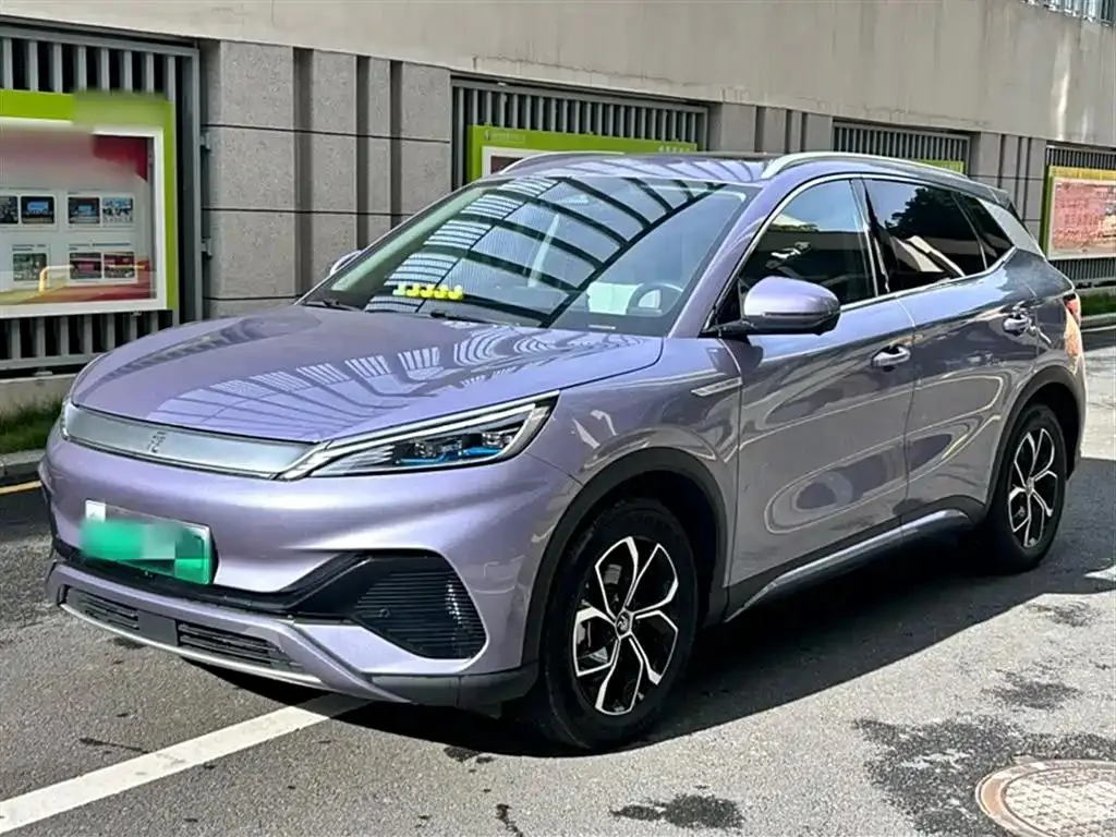 BYD BYD Yuan PLUS — Rojo