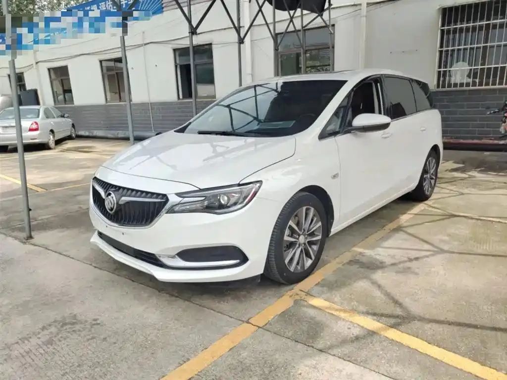 Buick Buick GL6 — أبيض
