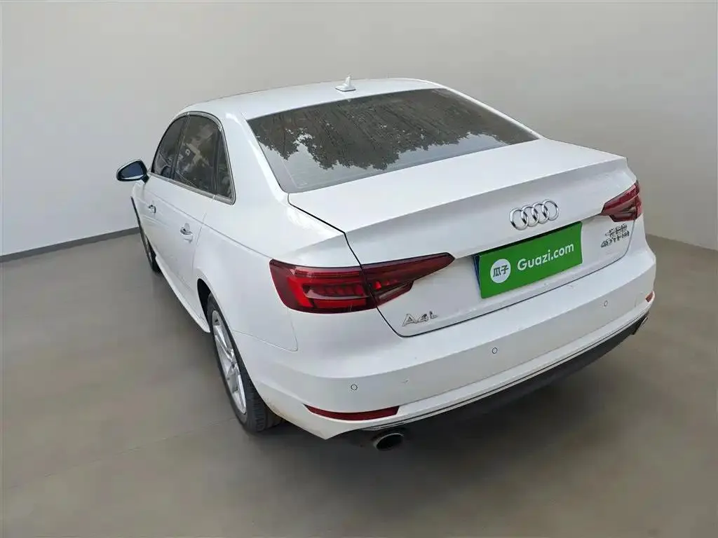 Audi A4L A4L 2018 30th Anniversary Model 40 TFSI Progressive Edition — View photo 5