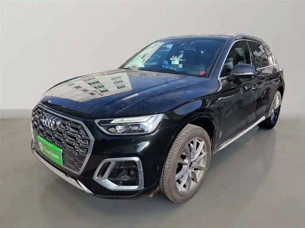Audi Audi Q5L — Black