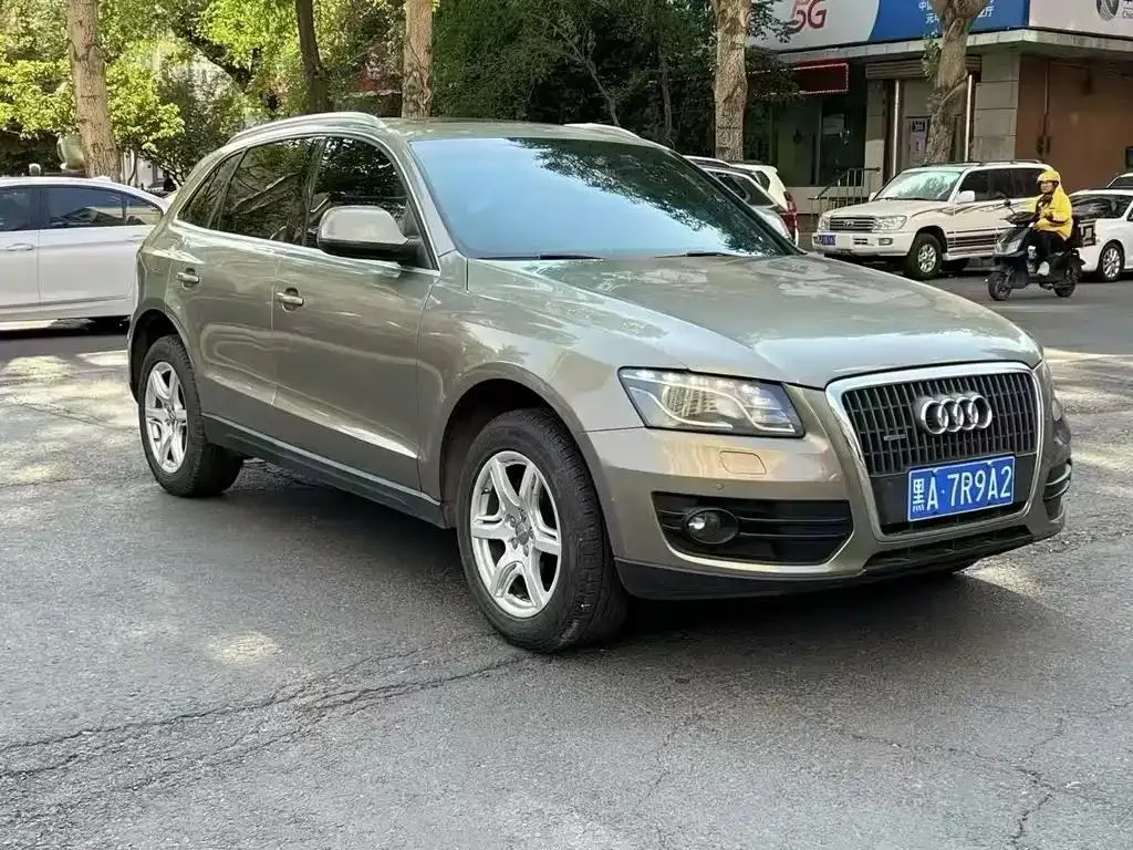 Audi Audi Q5 — شمبانيا