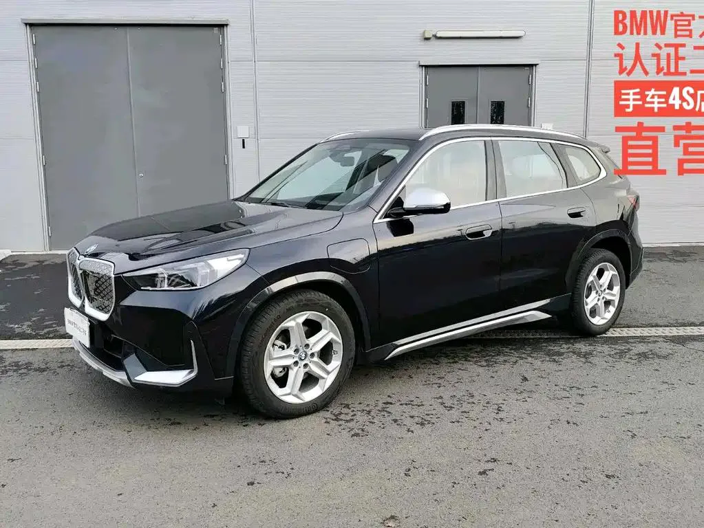 BMW BMW iX1 — أسود
