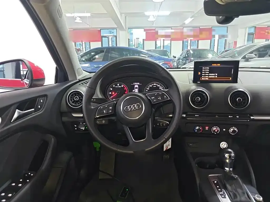 Audi A3 A3 2018 30th Anniversary Sportback 35 TFSI Progressive — Ver foto 3