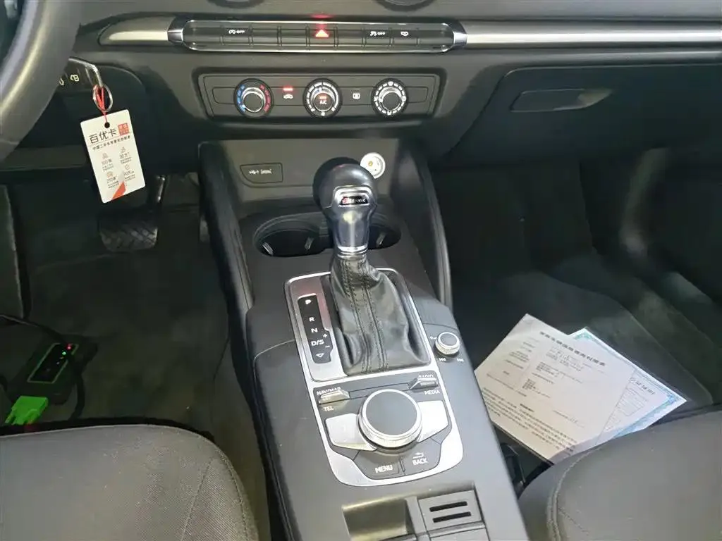 Audi A3 A3 2018 30th Anniversary Sportback 35 TFSI Progressive — Ver foto 6