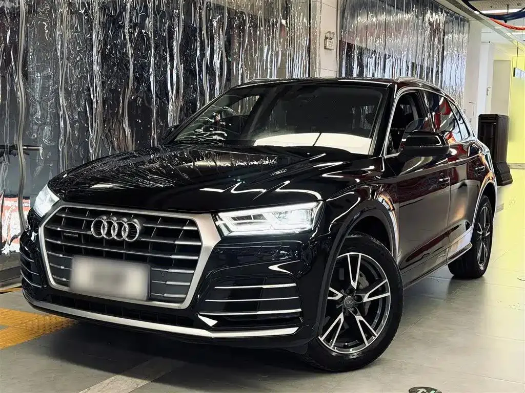 Audi Audi Q5L — Noir