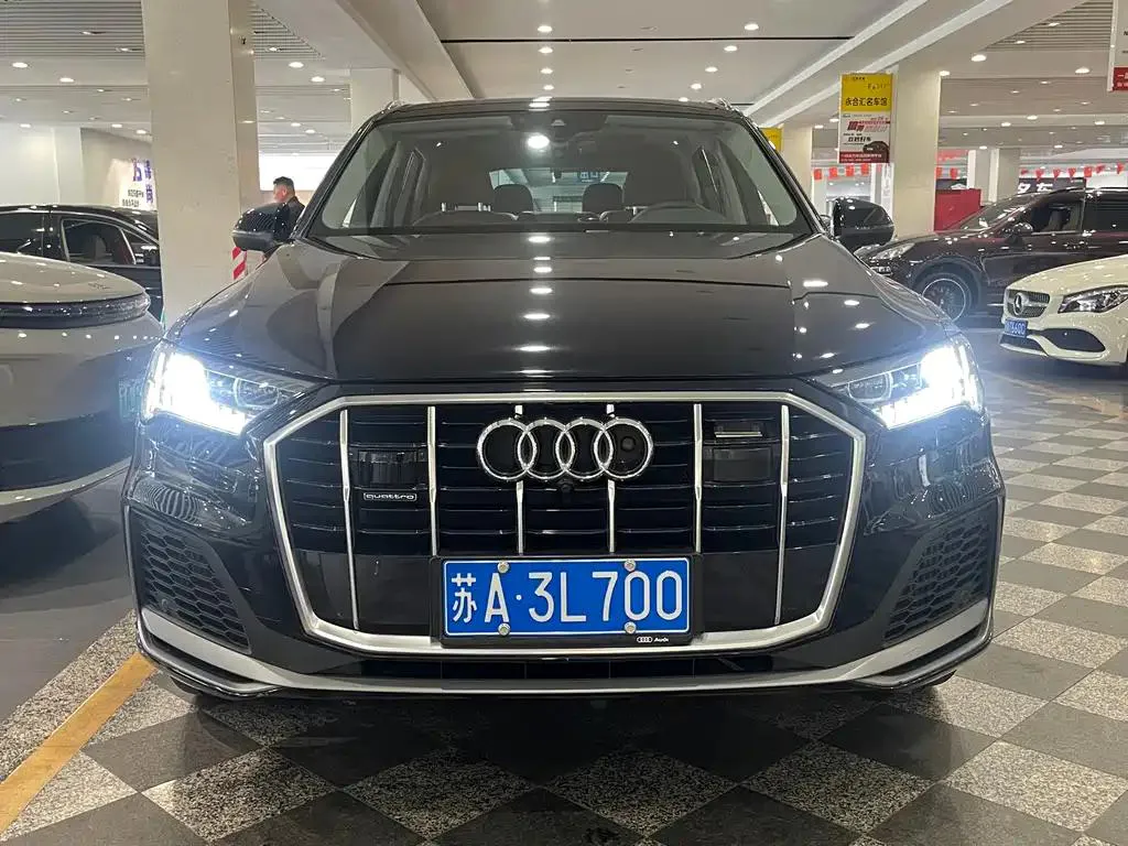 Audi Q7 Q7 2020 55 TFSI quattro S line sports model — Voir la photo 2