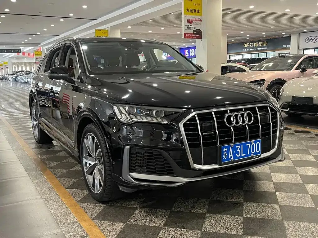 Audi Q7 Q7 2020 55 TFSI quattro S line sports model — Voir la photo 3