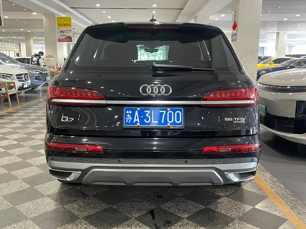 Audi Q7 Q7 2020 55 TFSI quattro S line sports model — Voir la photo 6