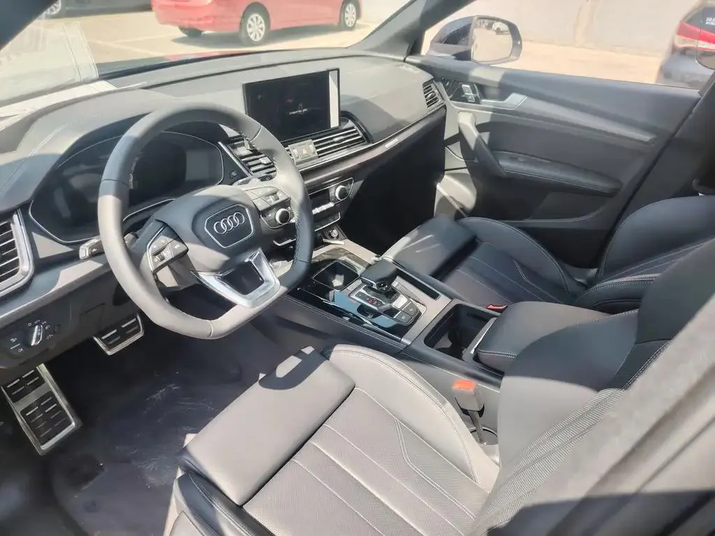 Audi Q5L Q5L 2024 40 TFSI Luxury Dynamic Edition — View photo 4