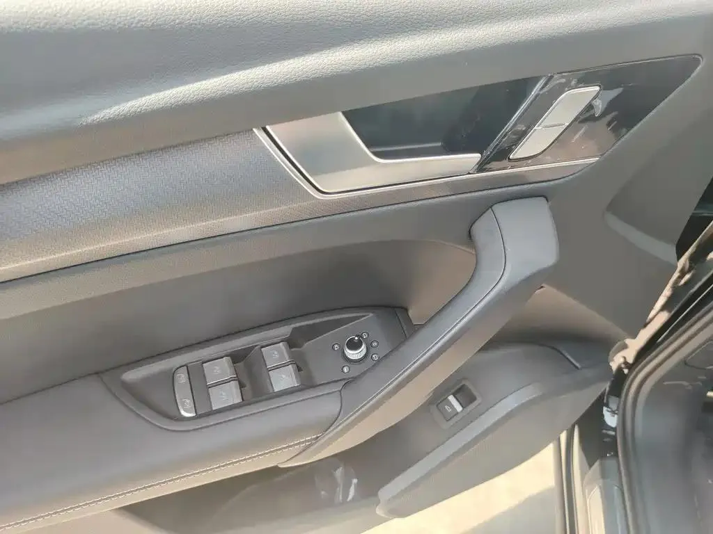 Audi Q5L Q5L 2024 40 TFSI Luxury Dynamic Edition — View photo 6